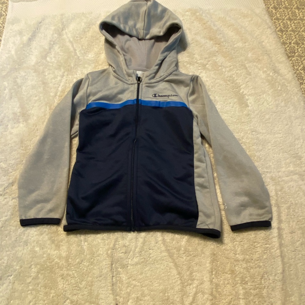 Boys size 4T Champion zip front hooded jacket